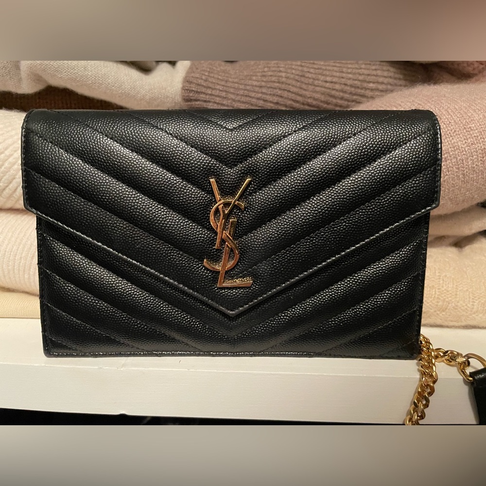 Saint Laurent Monogramme Wallet on Chain black